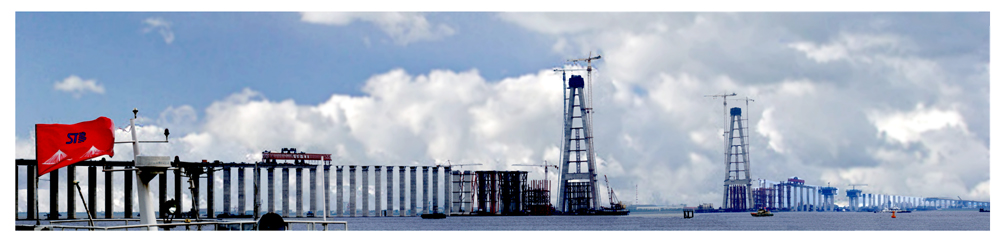 发几张苏通大桥《去时迎朝晖 夕归踏晚霞 我为祖国造大桥》