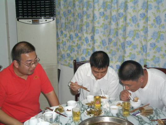 [注意]昨天的聚会很热闹，照片上传中。