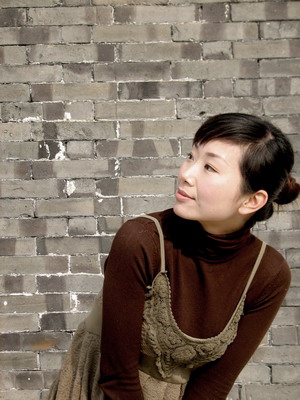 黑瞳视觉－－人像（冬天的阳光，照在墙上，照在脸上）尝试作品！