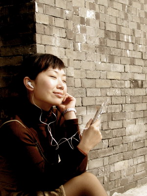 黑瞳视觉－－人像（冬天的阳光，照在墙上，照在脸上）尝试作品！