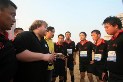 白恩和他的橄榄球队