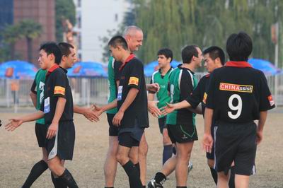 白恩和他的橄榄球队