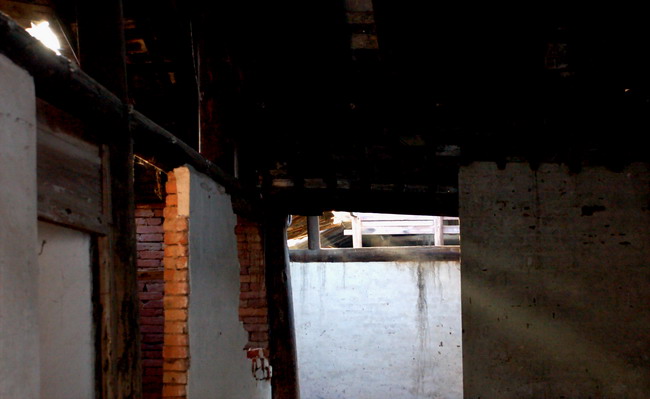 [原创]3月11日外拍活动作品3《朝阳下的古镇》——爱乐凡人