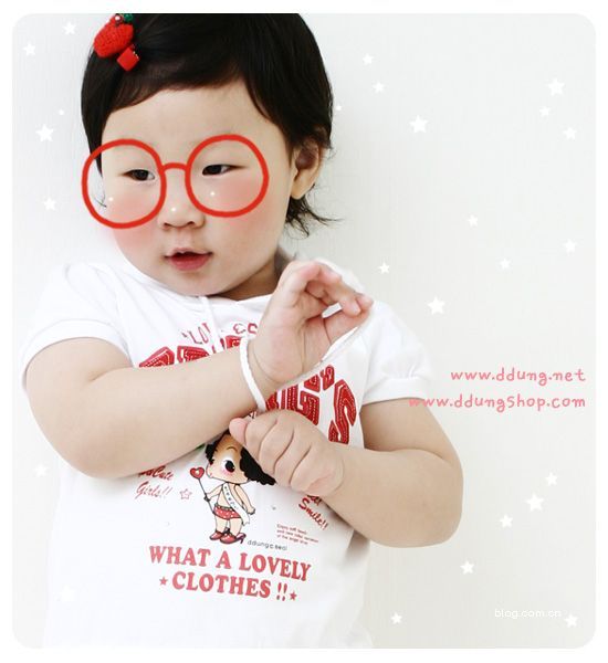 可爱滴韩国小模特　丑丑的美美的