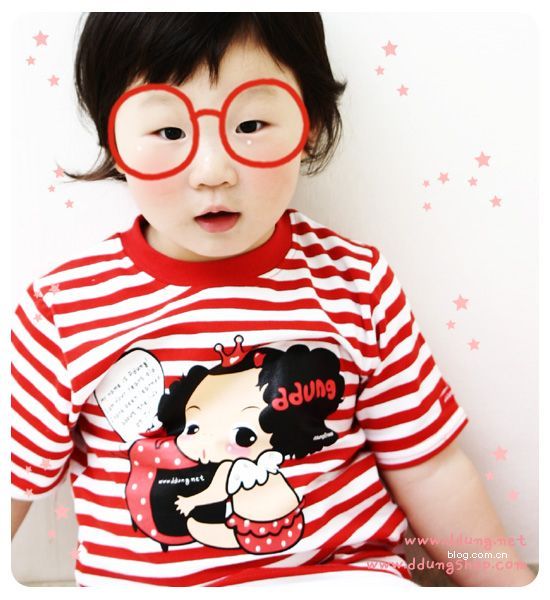 可爱滴韩国小模特　丑丑的美美的