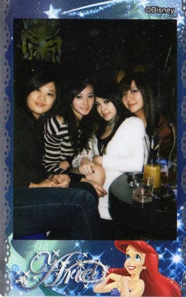 [转帖]一群夜店辣妹,绝摆..绝美