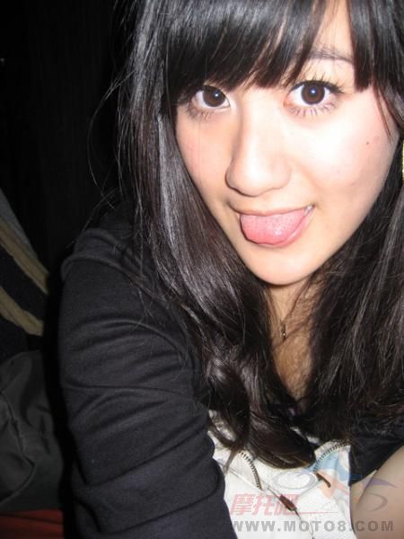 [转帖]一群夜店辣妹,绝摆..绝美