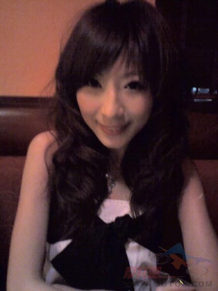 [转帖]一群夜店辣妹,绝摆..绝美