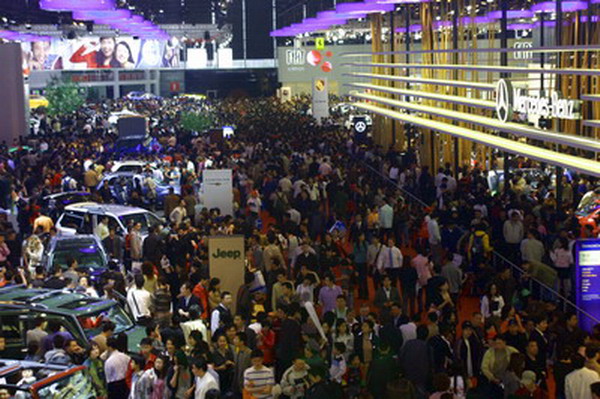 迟到的汇报：上海车展美女攻略