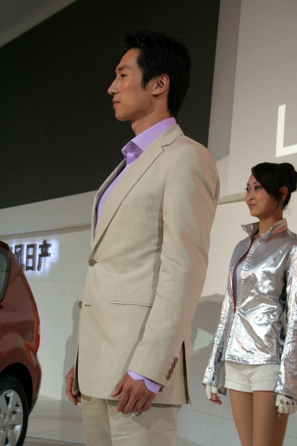 老赞滴-----男模......