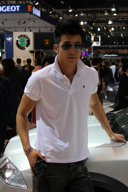 老赞滴-----男模......