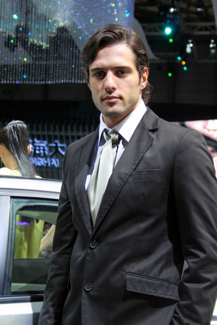 老赞滴-----男模......