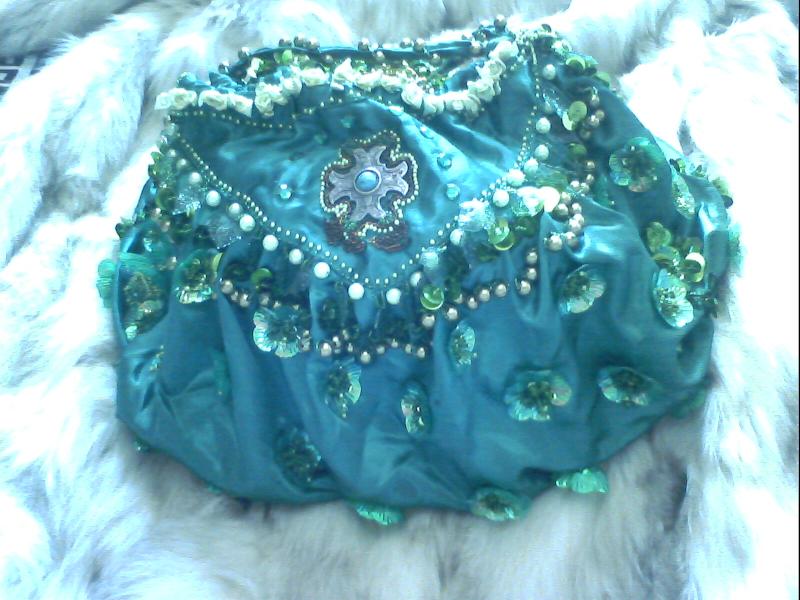 MM喜欢的手工包包(珠子做滴)