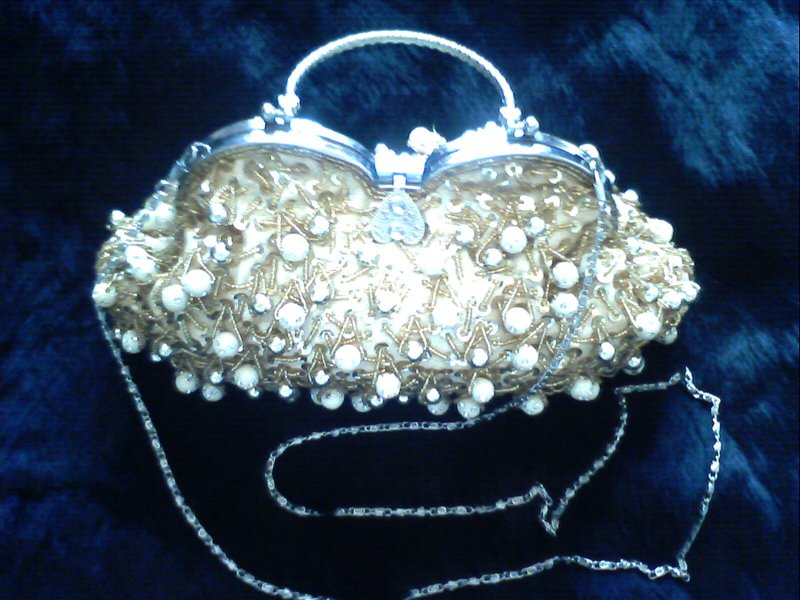 MM喜欢的手工包包(珠子做滴)