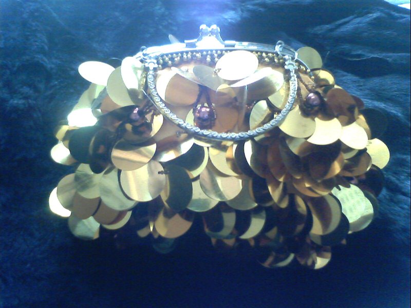 MM喜欢的手工包包(珠子做滴)