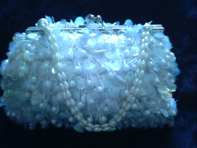 MM喜欢的手工包包(珠子做滴)