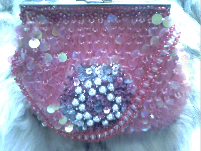 MM喜欢的手工包包(珠子做滴)