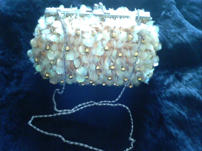 MM喜欢的手工包包(珠子做滴)