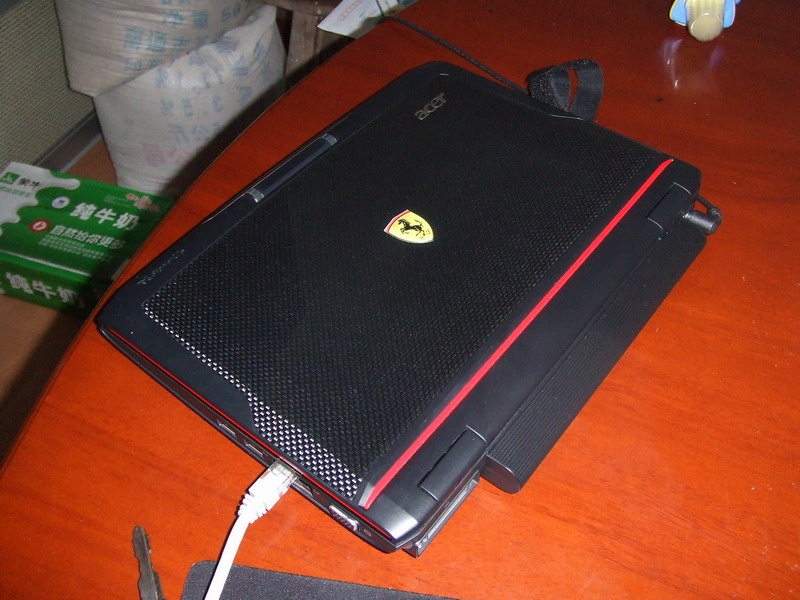 无聊,贴贴自己的电脑!