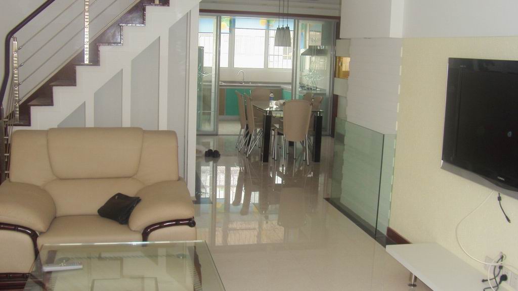 经过三个多月的装潢.初步结束.有详图.供参考.