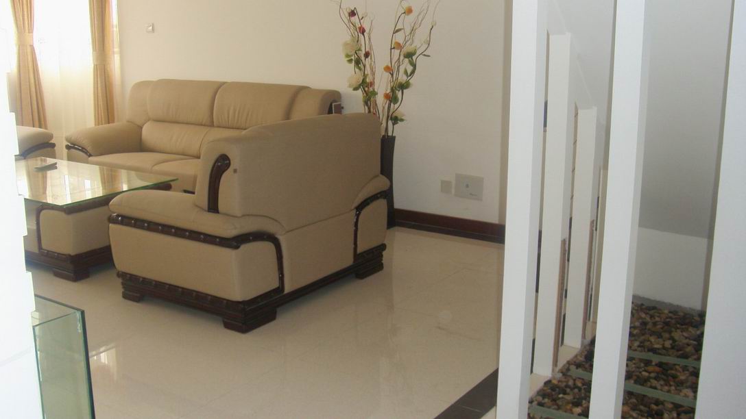 经过三个多月的装潢.初步结束.有详图.供参考.