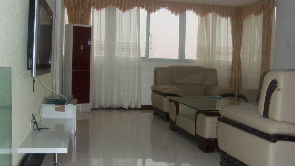 经过三个多月的装潢.初步结束.有详图.供参考.