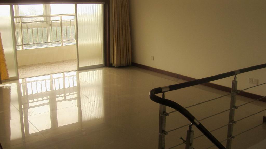 经过三个多月的装潢.初步结束.有详图.供参考.