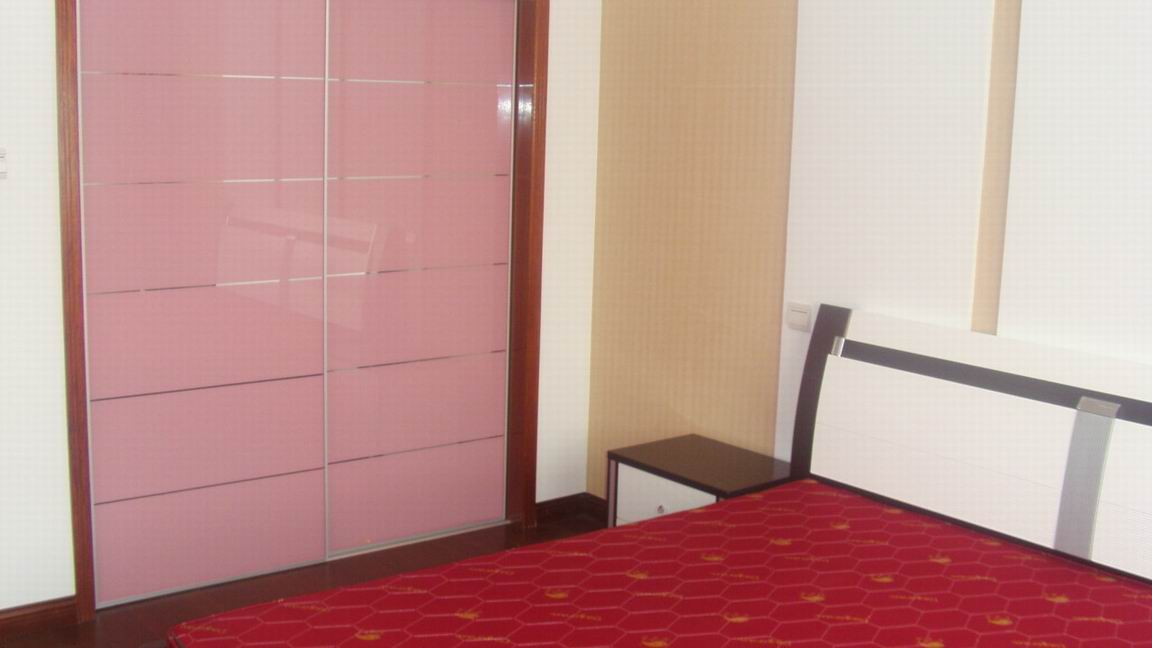 经过三个多月的装潢.初步结束.有详图.供参考.