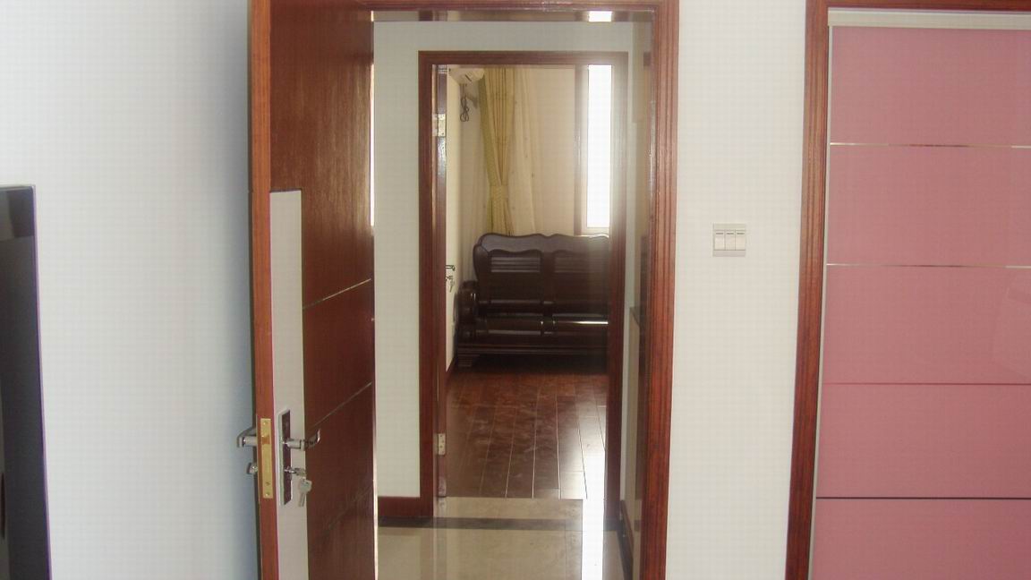 经过三个多月的装潢.初步结束.有详图.供参考.