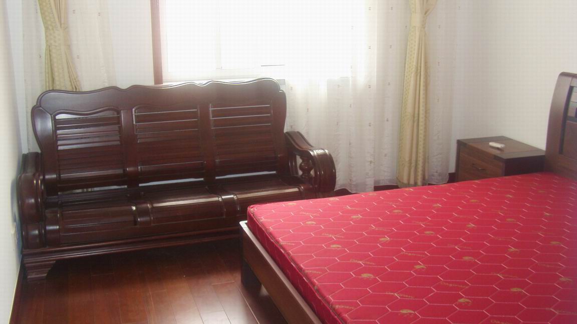 经过三个多月的装潢.初步结束.有详图.供参考.