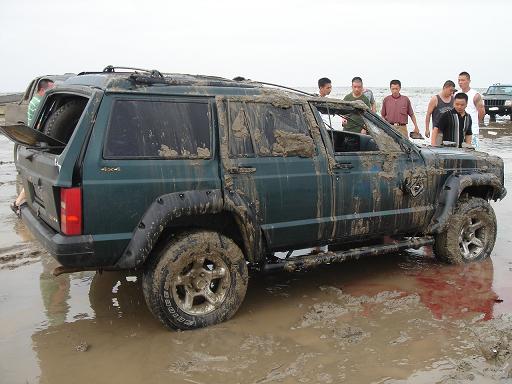 把车开成这样，居然毫发不伤．我厉害吧！～