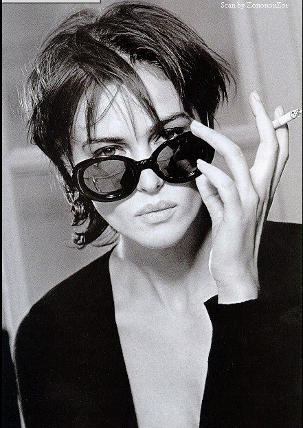 吸煙德女子。。。。。。。。。。。。