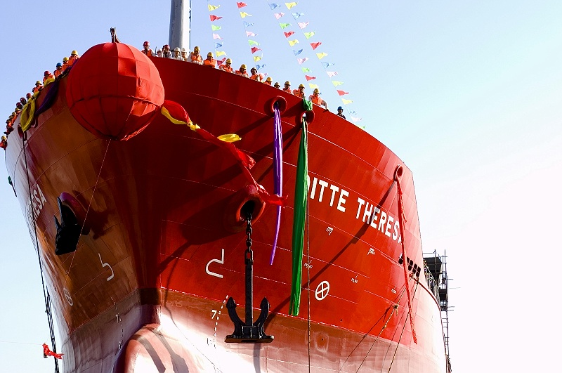 [原创]07.8.18明德重工首条化学船下水