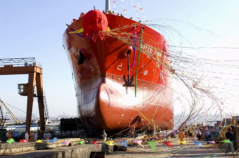 [原创]07.8.18明德重工首条化学船下水