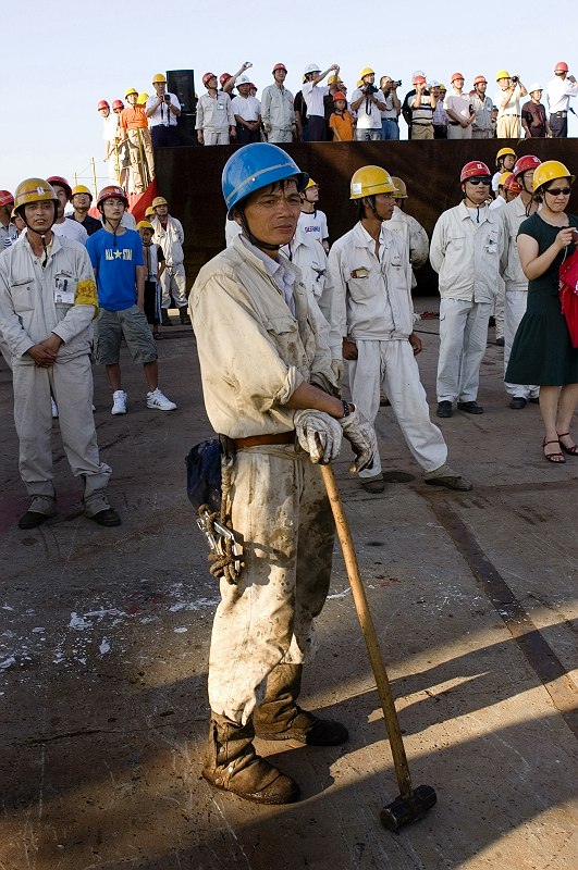 [原创]07.8.18明德重工首条化学船下水