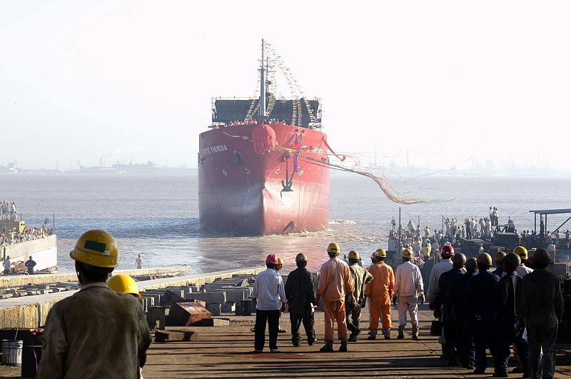 [原创]07.8.18明德重工首条化学船下水