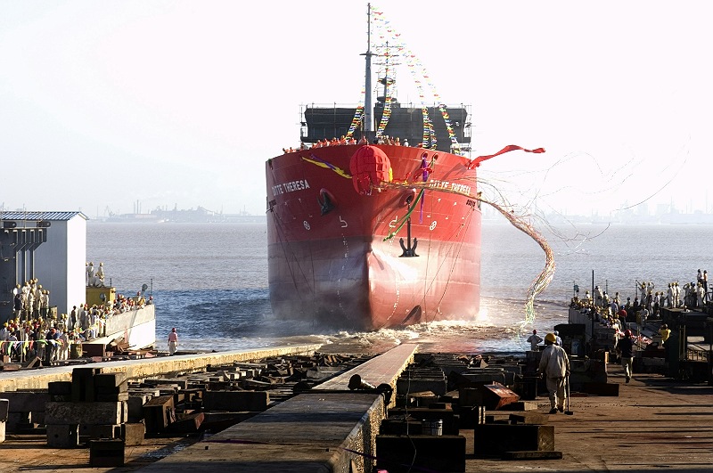 [原创]07.8.18明德重工首条化学船下水