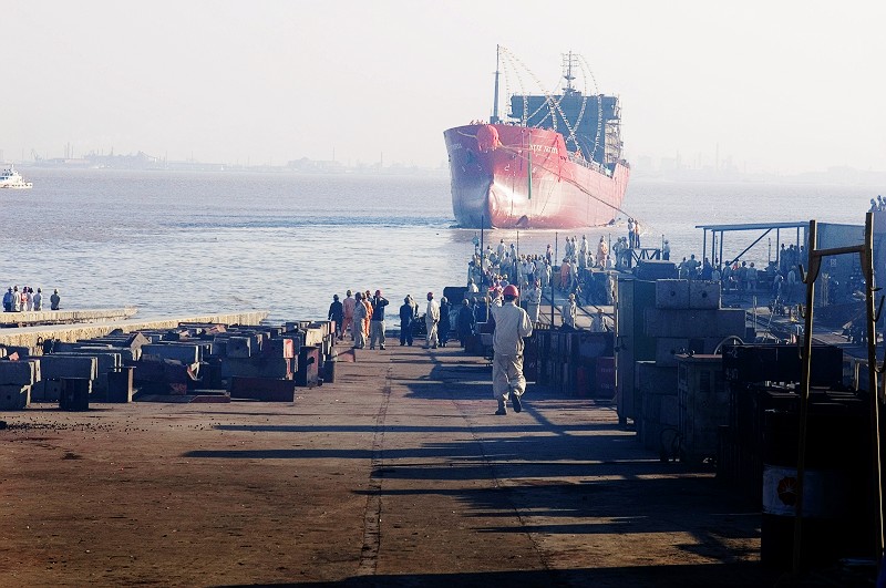 [原创]07.8.18明德重工首条化学船下水