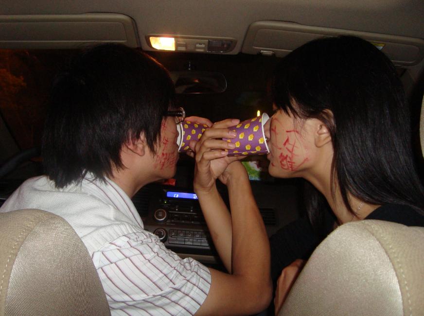 [贴图]我们的交杯酒和许愿灯