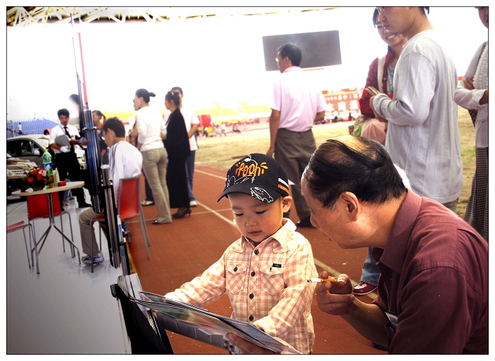 《小城车展（狗头拍模特）》