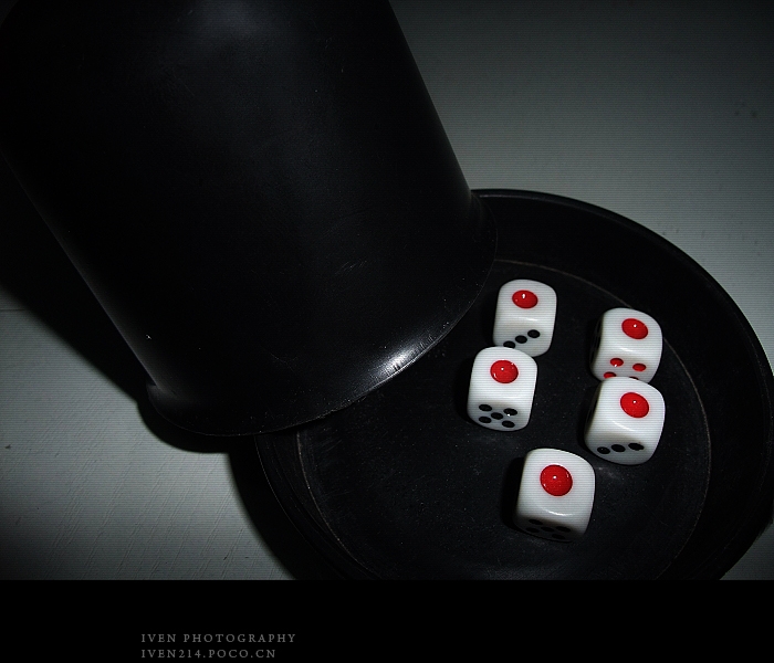 [原创]红中华、骰子和灯