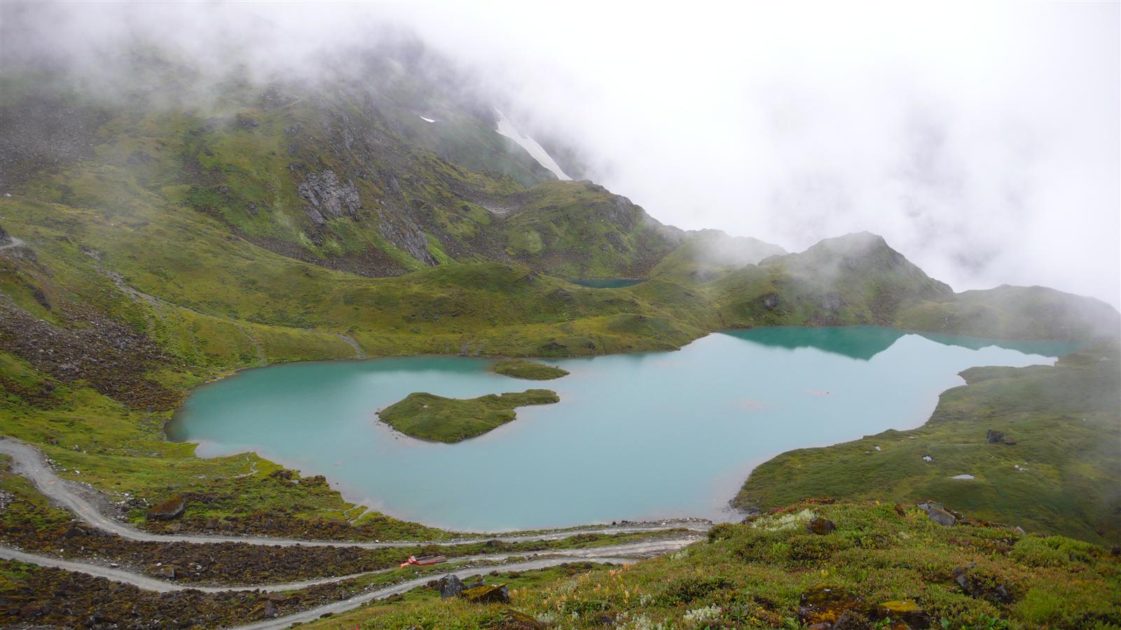 [原创]穿越西藏自驾游路途报导中--已更新翻越新疆界山大坂照片!~