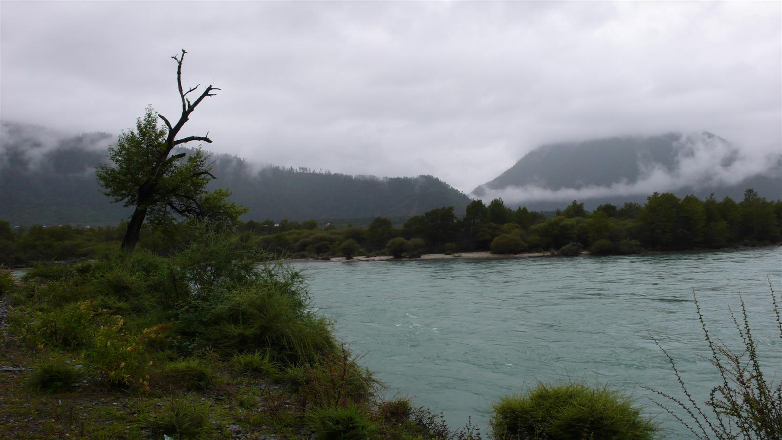 [原创]穿越西藏自驾游路途报导中--已更新翻越新疆界山大坂照片!~