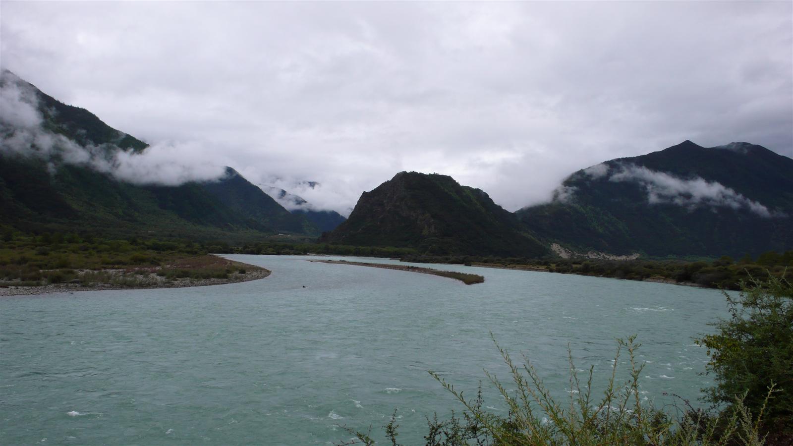 [原创]穿越西藏自驾游路途报导中--已更新翻越新疆界山大坂照片!~