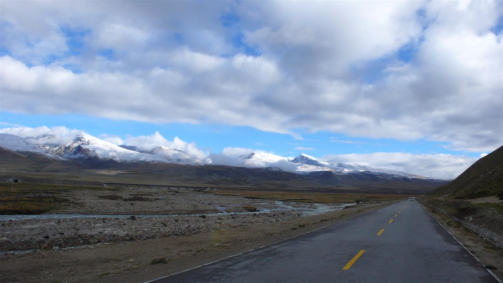 [原创]穿越西藏自驾游路途报导中--已更新翻越新疆界山大坂照片!~