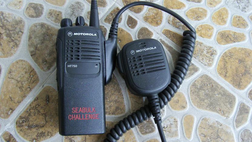 旅游旺季即将来临.本公司专业出租3-80公里的对讲机.有图