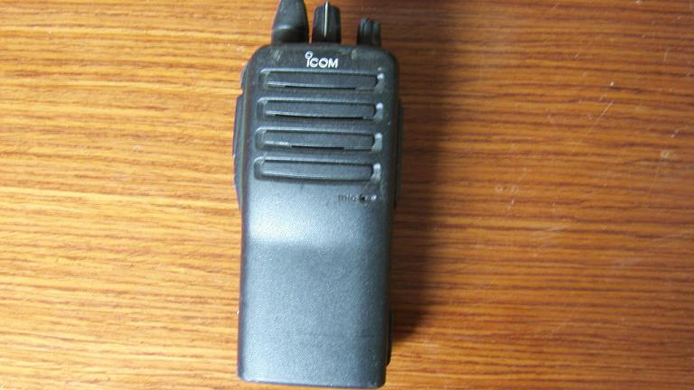 旅游旺季即将来临.本公司专业出租3-80公里的对讲机.有图