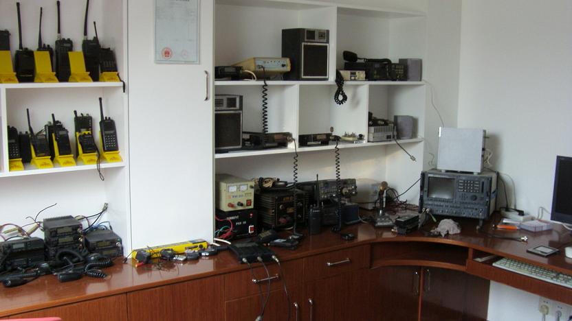 旅游旺季即将来临.本公司专业出租3-80公里的对讲机.有图