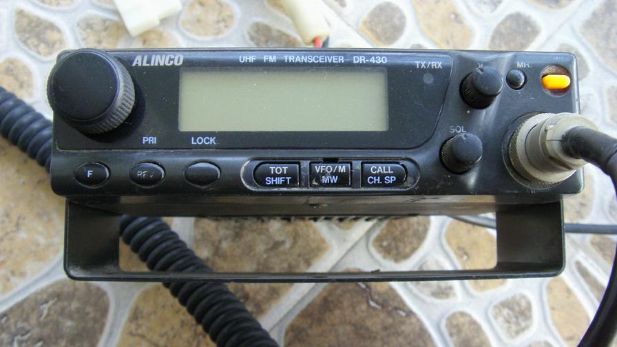 旅游旺季即将来临.本公司专业出租3-80公里的对讲机.有图