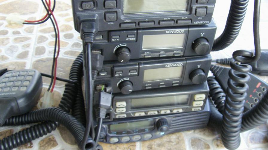 旅游旺季即将来临.本公司专业出租3-80公里的对讲机.有图